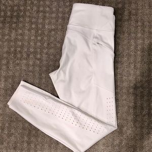 Athleta 7/8 pocket thigh size S